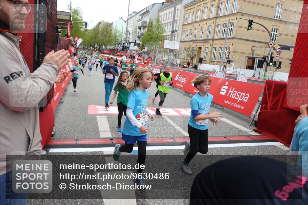 25.04.2026 - Das Zehntel Strokosch-Dieckow http://msf.ph/oto/9630486 25.04.2026 10:52:04 Ziel 5415, 5500, 5517, 5761, 6055, 6068, 6077, 6083, 6097, 6124, 6342, 6712, 6721, 6917, 6936, 6942, 6951, 7545, 7880, 7910, 7973, 8023, 8039 meine-sportfotos.de
