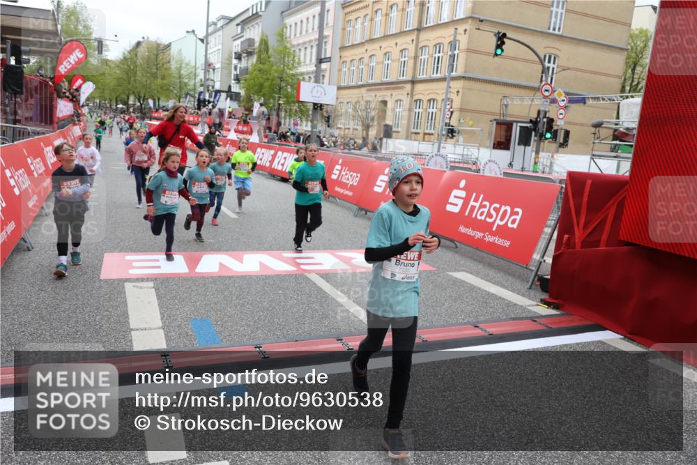 25.04.2026 - Das Zehntel Strokosch-Dieckow http://msf.ph/oto/9630538 25.04.2026 11:05:58 Ziel 5124, 5686, 5886, 6159, 6381, 6599, 7210, 7213, 7433, 7461, 7474, 7492, 7566 meine-sportfotos.de