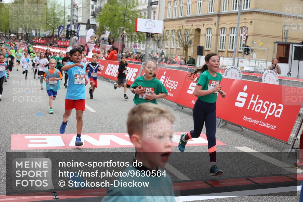 25.04.2026 - Das Zehntel Strokosch-Dieckow http://msf.ph/oto/9630564 25.04.2026 10:52:07 Ziel 5120, 5415, 5518, 5688, 5753, 5761, 6055, 6068, 6077, 6083, 6124, 6659, 6691, 6712, 6721, 6917, 6936, 6942, 6951, 6957, 7545, 7880, 7910, 7952, 7973, 8039 meine-sportfotos.de