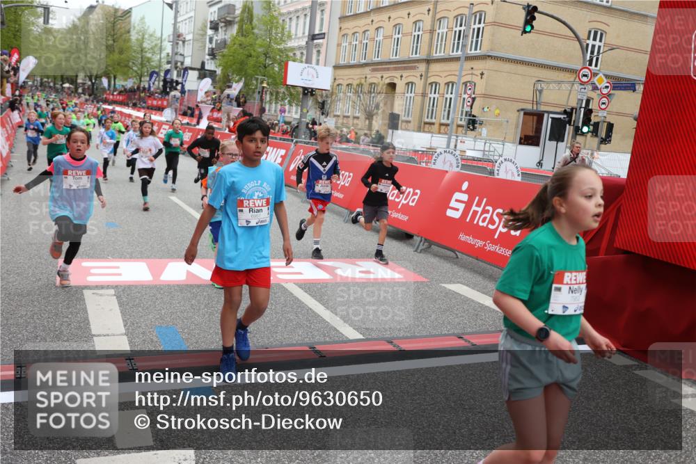 25.04.2026 - Das Zehntel Strokosch-Dieckow http://msf.ph/oto/9630650 25.04.2026 10:52:08 Ziel 5120, 5415, 5518, 5688, 5753, 5761, 6055, 6077, 6124, 6659, 6691, 6712, 6917, 6936, 6942, 6951, 6957, 7178, 7182, 7545, 7900, 7910, 7952, 7973, 8039 meine-sportfotos.de