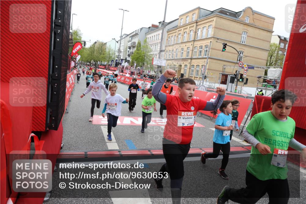 25.04.2026 - Das Zehntel Strokosch-Dieckow http://msf.ph/oto/9630653 25.04.2026 11:05:48 Ziel 5021, 5105, 5119, 5475, 5776, 5989, 6022, 6110, 6295, 6297, 6781, 6799, 6805, 7035, 7143, 7404, 7567, 7828, 7831, 8069 meine-sportfotos.de