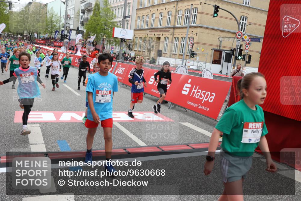 25.04.2026 - Das Zehntel Strokosch-Dieckow http://msf.ph/oto/9630668 25.04.2026 10:52:08 Ziel 5120, 5415, 5518, 5688, 5753, 5761, 6055, 6077, 6124, 6659, 6691, 6712, 6917, 6936, 6942, 6951, 6957, 7178, 7182, 7545, 7900, 7910, 7952, 7973, 8039 meine-sportfotos.de