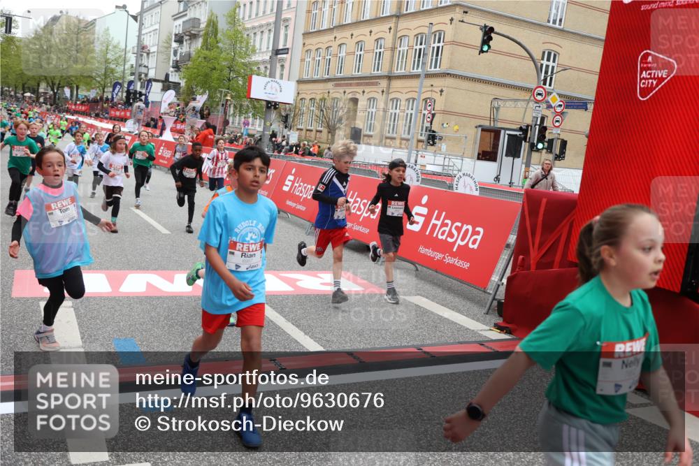 25.04.2026 - Das Zehntel Strokosch-Dieckow http://msf.ph/oto/9630676 25.04.2026 10:52:08 Ziel 5120, 5415, 5518, 5688, 5753, 5761, 6055, 6077, 6124, 6659, 6691, 6712, 6917, 6936, 6942, 6951, 6957, 7178, 7182, 7545, 7900, 7910, 7952, 7973, 8039 meine-sportfotos.de