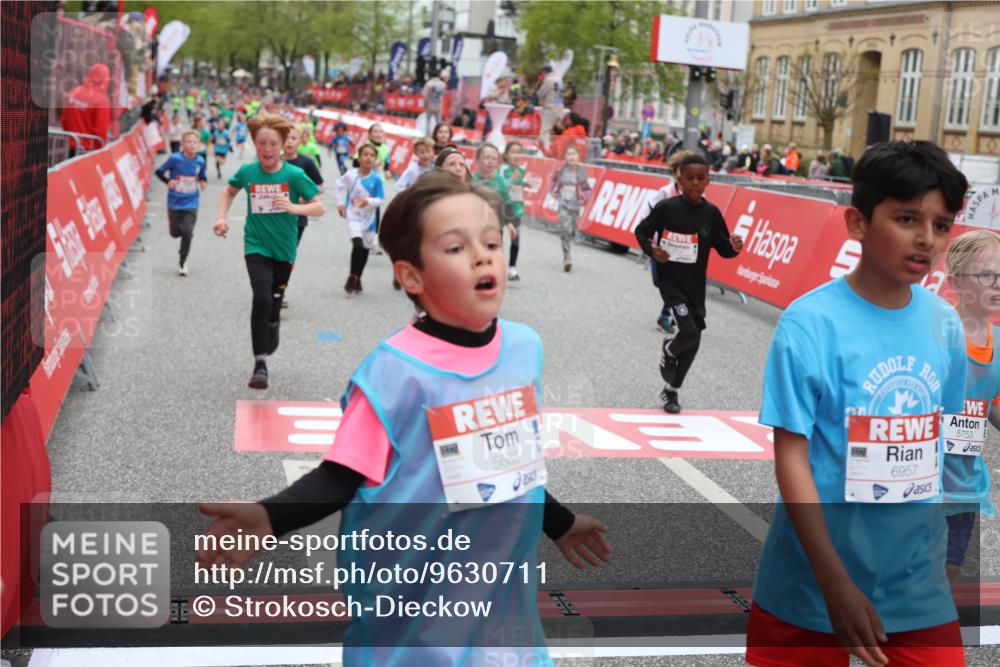25.04.2026 - Das Zehntel Strokosch-Dieckow http://msf.ph/oto/9630711 25.04.2026 10:52:09 Ziel 5120, 5415, 5518, 5688, 5753, 5761, 6055, 6124, 6350, 6659, 6691, 6712, 6936, 6951, 6957, 7178, 7182, 7321, 7545, 7723, 7729, 7900, 7910, 7911, 7952, 7973, 8039 meine-sportfotos.de