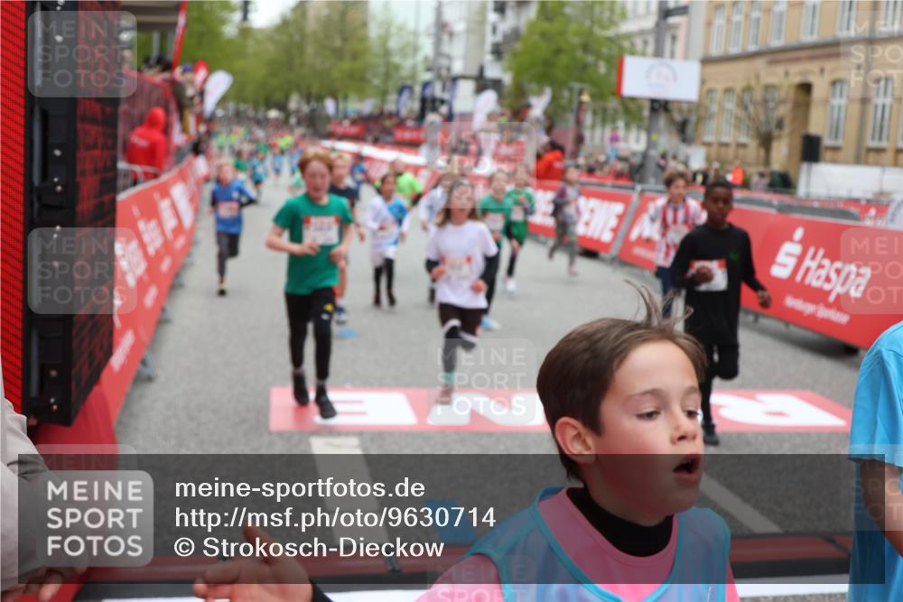25.04.2026 - Das Zehntel Strokosch-Dieckow http://msf.ph/oto/9630714 25.04.2026 10:52:09 Ziel 5120, 5415, 5518, 5688, 5753, 5761, 6055, 6124, 6350, 6659, 6691, 6712, 6936, 6951, 6957, 7178, 7182, 7321, 7545, 7723, 7729, 7900, 7910, 7911, 7952, 7973, 8039 meine-sportfotos.de