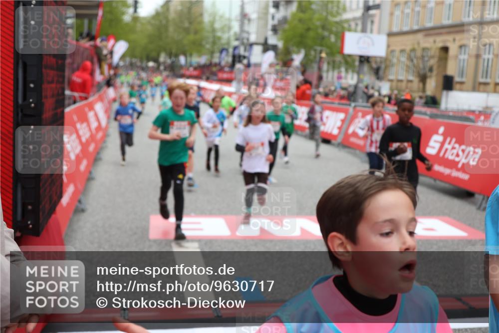 25.04.2026 - Das Zehntel Strokosch-Dieckow http://msf.ph/oto/9630717 25.04.2026 10:52:09 Ziel 5120, 5415, 5518, 5688, 5753, 5761, 6055, 6124, 6350, 6659, 6691, 6712, 6936, 6951, 6957, 7178, 7182, 7321, 7545, 7723, 7729, 7900, 7910, 7911, 7952, 7973, 8039 meine-sportfotos.de