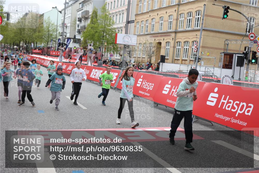 25.04.2026 - Das Zehntel Strokosch-Dieckow http://msf.ph/oto/9630835 25.04.2026 11:05:24 Ziel 5044, 5334, 5356, 5846, 5965, 6271, 6272, 6490, 7099, 7274, 7344, 7446, 7487, 7489, 7766, 7938, 8068 meine-sportfotos.de