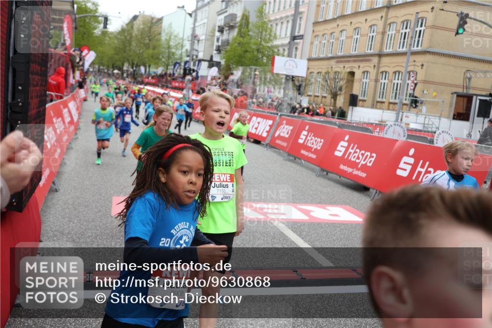25.04.2026 - Das Zehntel Strokosch-Dieckow http://msf.ph/oto/9630868 25.04.2026 10:52:15 Ziel 5120, 5251, 5433, 5518, 5550, 5753, 5794, 5838, 6088, 6350, 6687, 6691, 6764, 6822, 6908, 7073, 7158, 7169, 7178, 7182, 7186, 7321, 7719, 7723, 7729, 7900, 7911, 7981 meine-sportfotos.de