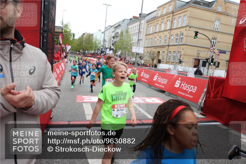 25.04.2026 - Das Zehntel Strokosch-Dieckow http://msf.ph/oto/9630882 25.04.2026 10:52:15 Ziel 5120, 5251, 5433, 5518, 5550, 5753, 5794, 5838, 6088, 6350, 6687, 6691, 6764, 6822, 6908, 7073, 7158, 7169, 7178, 7182, 7186, 7321, 7719, 7723, 7729, 7900, 7911, 7981 meine-sportfotos.de