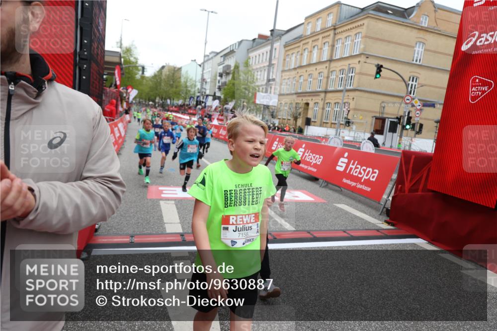 25.04.2026 - Das Zehntel Strokosch-Dieckow http://msf.ph/oto/9630887 25.04.2026 10:52:16 Ziel 5251, 5396, 5433, 5550, 5794, 5838, 6088, 6350, 6687, 6764, 6822, 6856, 6908, 7073, 7158, 7169, 7178, 7182, 7186, 7321, 7719, 7723, 7729, 7900, 7911, 7981 meine-sportfotos.de