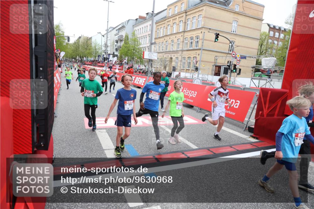 25.04.2026 - Das Zehntel Strokosch-Dieckow http://msf.ph/oto/9630968 25.04.2026 10:52:20 Ziel 5251, 5362, 5379, 5396, 5433, 5794, 5838, 6139, 6358, 6532, 6550, 6822, 6856, 6908, 7126, 7136, 7169, 7186, 7590, 7719, 7909, 7946, 7981 meine-sportfotos.de
