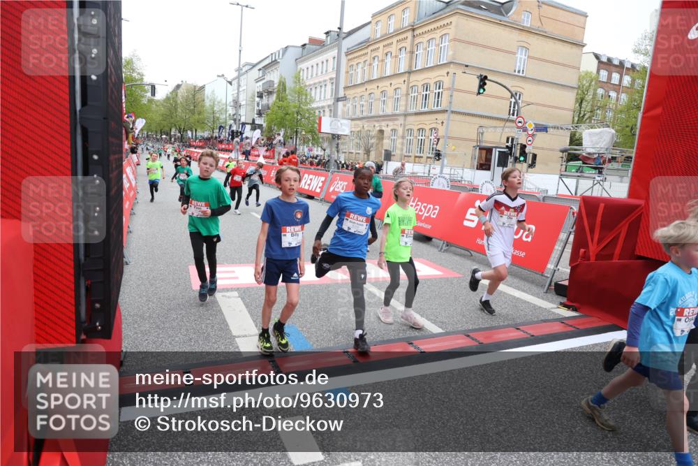 25.04.2026 - Das Zehntel Strokosch-Dieckow http://msf.ph/oto/9630973 25.04.2026 10:52:20 Ziel 5251, 5362, 5379, 5396, 5433, 5794, 5838, 6139, 6358, 6532, 6550, 6822, 6856, 6908, 7126, 7136, 7169, 7186, 7590, 7719, 7909, 7946, 7981 meine-sportfotos.de
