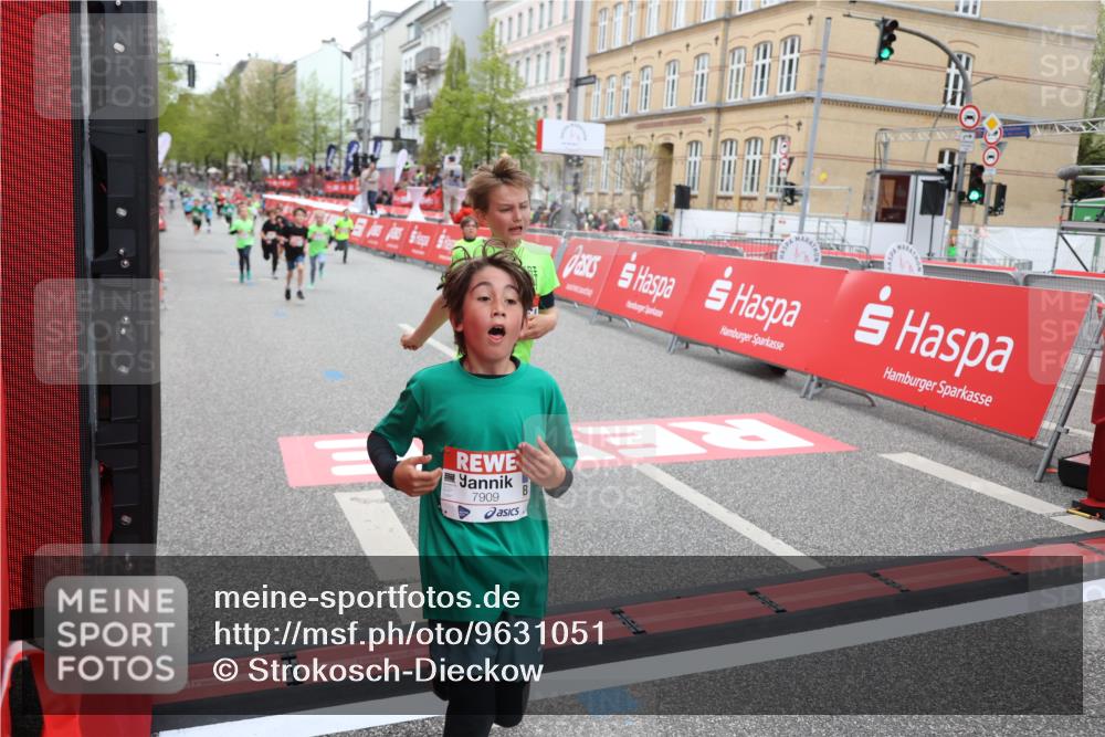 25.04.2026 - Das Zehntel Strokosch-Dieckow http://msf.ph/oto/9631051 25.04.2026 10:52:22 Ziel 5362, 5379, 5396, 5433, 5794, 5838, 6139, 6358, 6532, 6550, 6822, 6856, 7126, 7136, 7169, 7186, 7246, 7590, 7909, 7946 meine-sportfotos.de