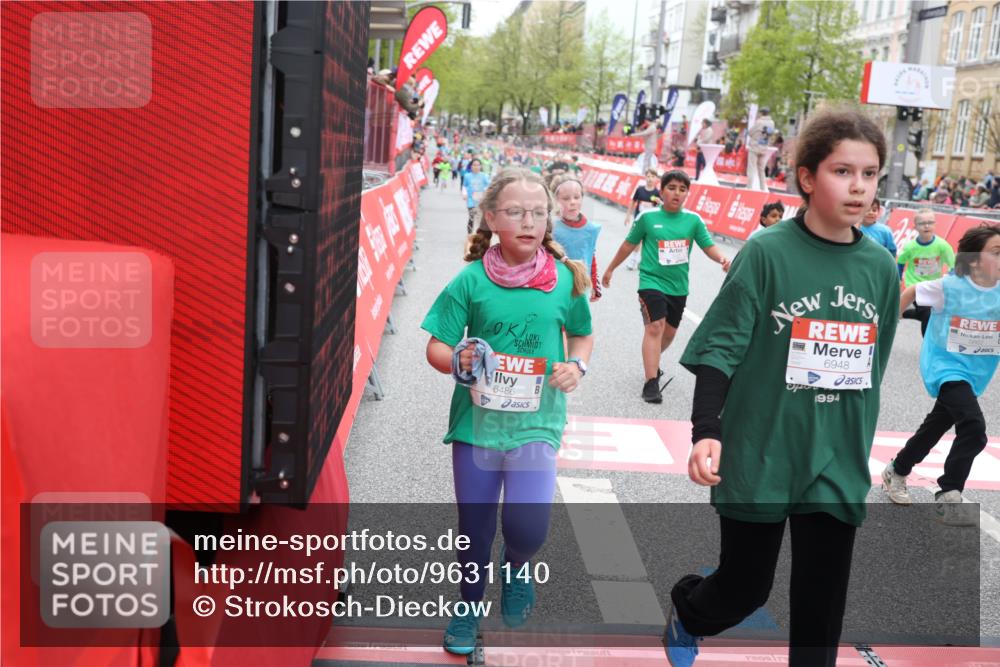 25.04.2026 - Das Zehntel Strokosch-Dieckow http://msf.ph/oto/9631140 25.04.2026 11:04:41 Ziel 5328, 5331, 5346, 5348, 5398, 5533, 5593, 5599, 5603, 5613, 5662, 6486, 6494, 6792, 6804, 6948, 7021, 7023, 7034, 7039, 7043, 7044, 7472 meine-sportfotos.de