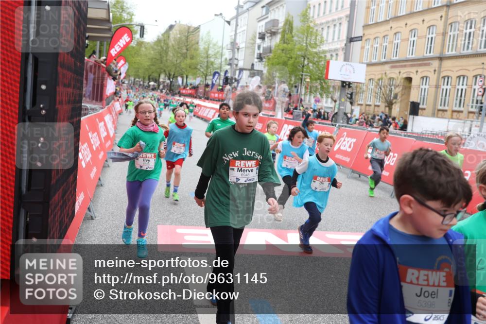 25.04.2026 - Das Zehntel Strokosch-Dieckow http://msf.ph/oto/9631145 25.04.2026 11:04:41 Ziel 5328, 5331, 5346, 5348, 5398, 5533, 5593, 5599, 5603, 5613, 5662, 6486, 6494, 6792, 6804, 6948, 7021, 7023, 7034, 7039, 7043, 7044, 7472 meine-sportfotos.de