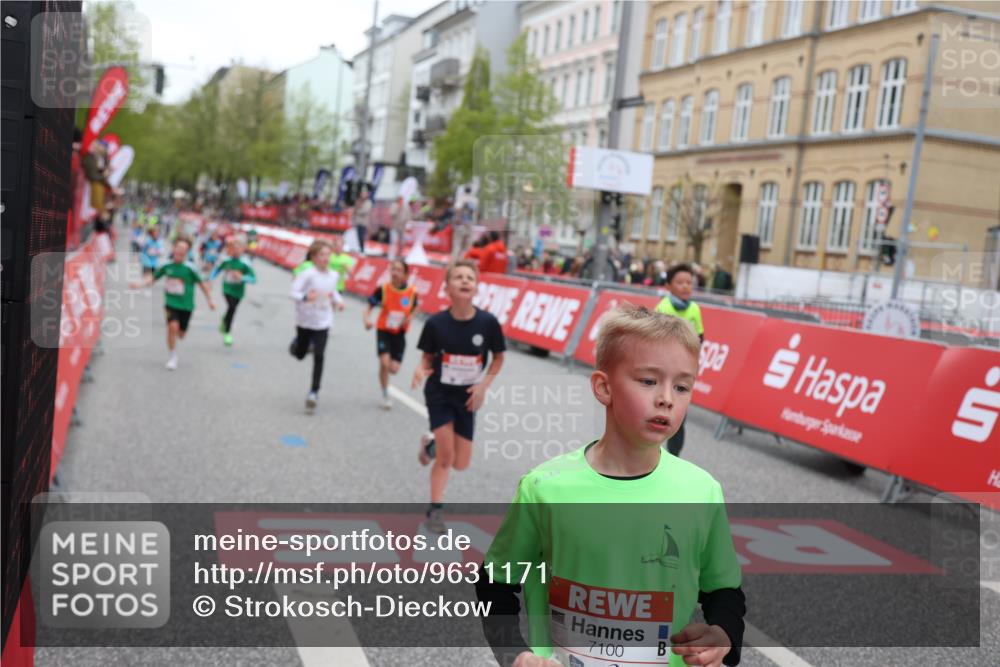 25.04.2026 - Das Zehntel Strokosch-Dieckow http://msf.ph/oto/9631171 25.04.2026 10:52:28 Ziel 5089, 5492, 5526, 5551, 5575, 6988, 7100, 7126, 7150, 7246, 7254, 7388, 7909 meine-sportfotos.de