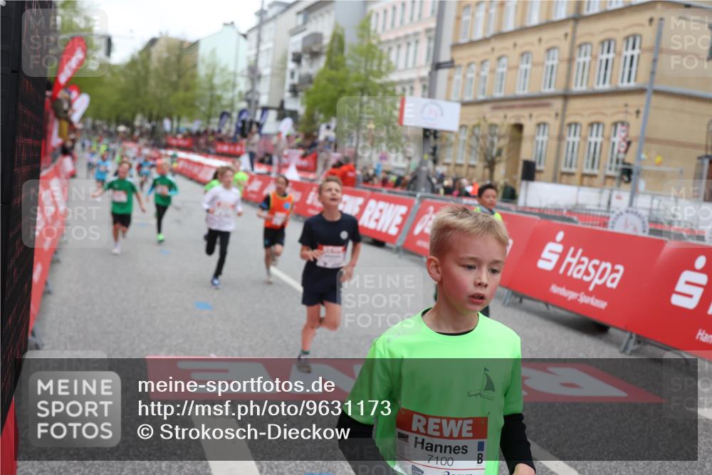 25.04.2026 - Das Zehntel Strokosch-Dieckow http://msf.ph/oto/9631173 25.04.2026 10:52:28 Ziel 5089, 5492, 5526, 5551, 5575, 6988, 7100, 7126, 7150, 7246, 7254, 7388, 7909 meine-sportfotos.de