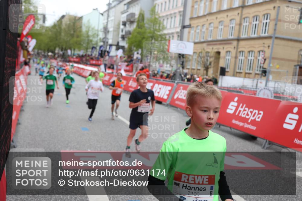 25.04.2026 - Das Zehntel Strokosch-Dieckow http://msf.ph/oto/9631174 25.04.2026 10:52:28 Ziel 5089, 5492, 5526, 5551, 5575, 6988, 7100, 7126, 7150, 7246, 7254, 7388, 7909 meine-sportfotos.de