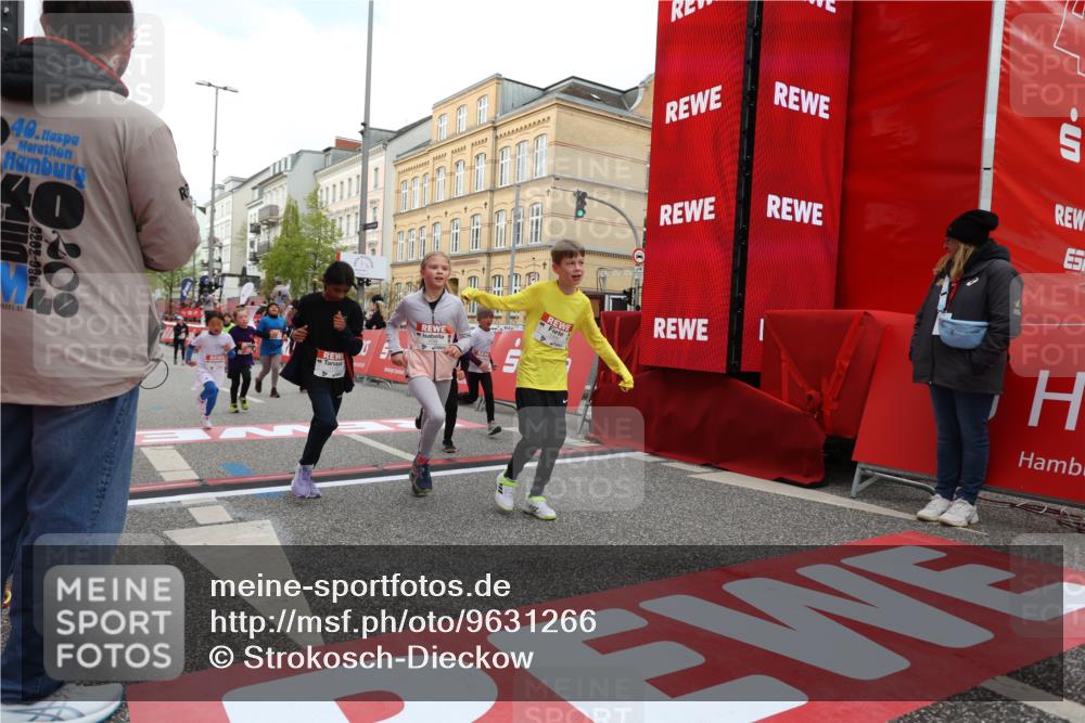 25.04.2026 - Das Zehntel Strokosch-Dieckow http://msf.ph/oto/9631266 25.04.2026 09:04:22 Ziel 1706, 1911, 1925, 2215, 2231, 2355, 2948, 2965, 3056, 3366, 3386, 3388 meine-sportfotos.de