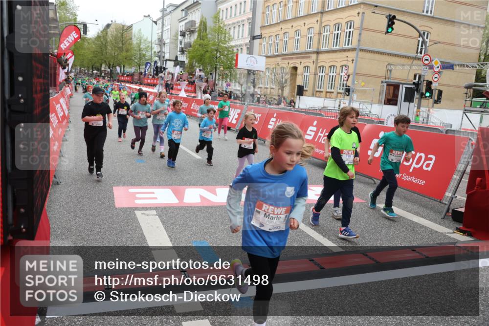 25.04.2026 - Das Zehntel Strokosch-Dieckow http://msf.ph/oto/9631498 25.04.2026 11:03:55 Ziel 5046, 5224, 5231, 5468, 5520, 5745, 5865, 5888, 6150, 6291, 6485, 6570, 6780, 6782, 6812, 6976, 6994, 6995, 7000, 7025, 7538, 7602, 7620, 7630, 7934, 7936 meine-sportfotos.de
