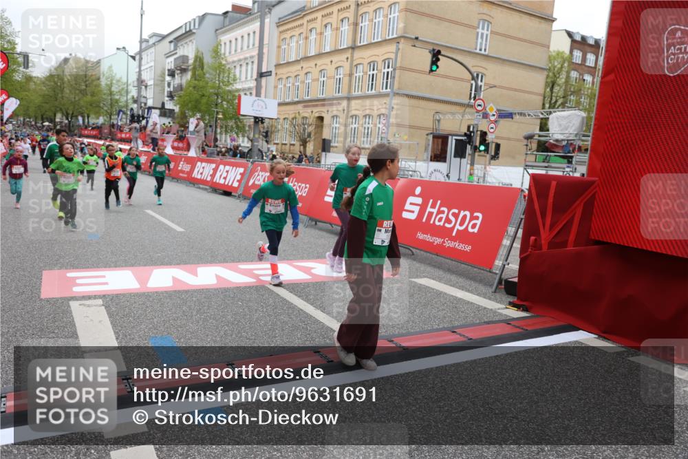 25.04.2026 - Das Zehntel Strokosch-Dieckow http://msf.ph/oto/9631691 25.04.2026 11:03:26 Ziel 5107, 5114, 5228, 5466, 5467, 5530, 5934, 5937, 6866, 7265, 7359, 7855, 7862 meine-sportfotos.de