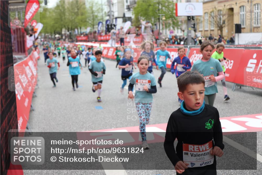 25.04.2026 - Das Zehntel Strokosch-Dieckow http://msf.ph/oto/9631824 25.04.2026 11:03:03 Ziel 5076, 5123, 5220, 5253, 5313, 5314, 5321, 5359, 5361, 5462, 5465, 5491, 5663, 5723, 6223, 6233, 6254, 6397, 6569, 6578, 6689, 6690, 6731, 6767, 6827, 6846, 7428, 7434, 7485, 7488, 7642, 7776, 7997 meine-sportfotos.de