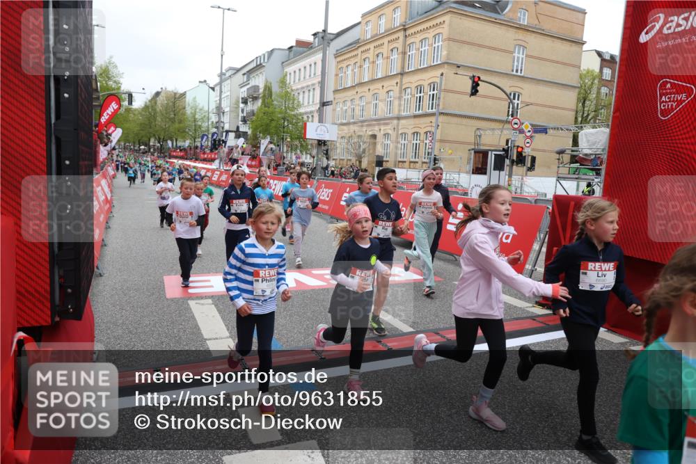 25.04.2026 - Das Zehntel Strokosch-Dieckow http://msf.ph/oto/9631855 25.04.2026 11:02:58 Ziel 5076, 5149, 5242, 5253, 5313, 5314, 5491, 6223, 6233, 6254, 6397, 6401, 6569, 6578, 6582, 6595, 6689, 6690, 6725, 6731, 6767, 6827, 6846, 6992, 7001, 7773, 7776, 7920, 7924, 7997 meine-sportfotos.de