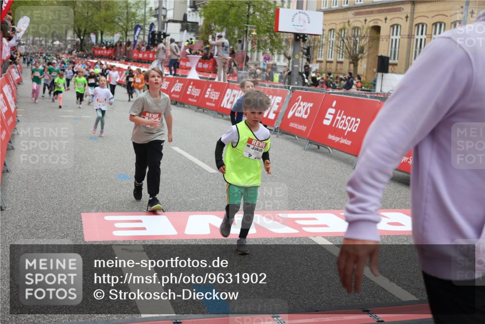 25.04.2026 - Das Zehntel Strokosch-Dieckow http://msf.ph/oto/9631902 25.04.2026 11:02:46 Ziel 5065, 5310, 5312, 5363, 5479, 5653, 5992, 6688, 6760, 7789 meine-sportfotos.de