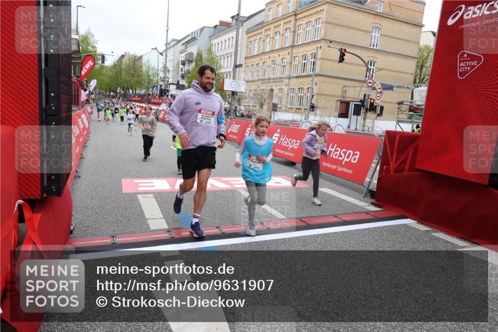 25.04.2026 - Das Zehntel Strokosch-Dieckow http://msf.ph/oto/9631907 25.04.2026 11:02:45 Ziel 5065, 5310, 5312, 5363, 5479, 5653, 5992, 6688, 6760, 7789 meine-sportfotos.de