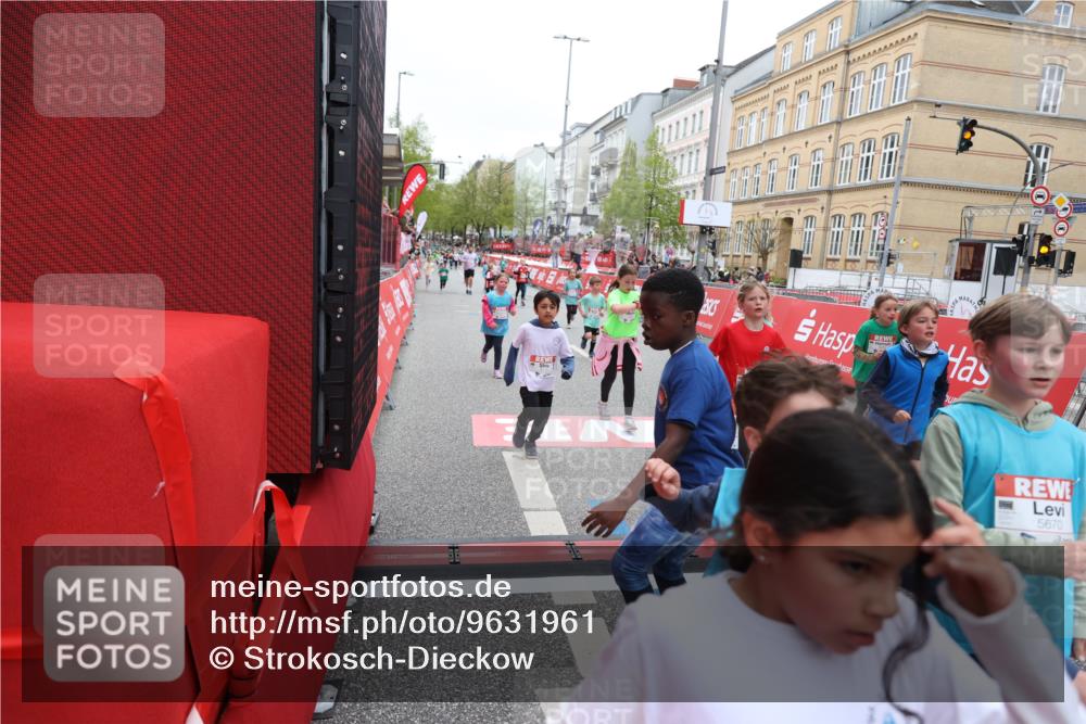 25.04.2026 - Das Zehntel Strokosch-Dieckow http://msf.ph/oto/9631961 25.04.2026 11:02:35 Ziel 5055, 5118, 5131, 5133, 5138, 5369, 5664, 5670, 5718, 5935, 5941, 5947, 6170, 6203, 6204, 6211, 6453, 6464, 6549, 6833, 7020, 7085, 7157, 7188, 7502, 7670 meine-sportfotos.de
