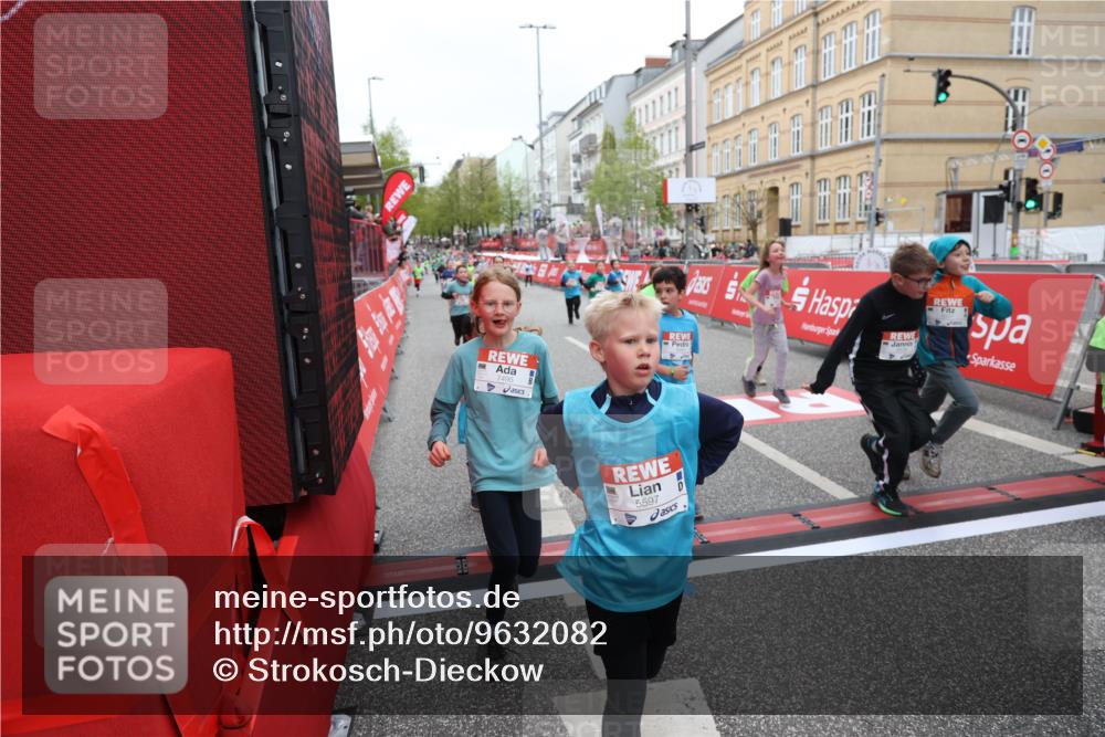 25.04.2026 - Das Zehntel Strokosch-Dieckow http://msf.ph/oto/9632082 25.04.2026 11:01:56 Ziel 5211, 5596, 5597, 5672, 6238, 6240, 6243, 6251, 6529, 6537, 6571, 6680, 6698, 6768, 6772, 6823, 6881, 7009, 7010, 7071, 7323, 7495, 7510, 7528, 7554, 7686, 7804, 7845 meine-sportfotos.de