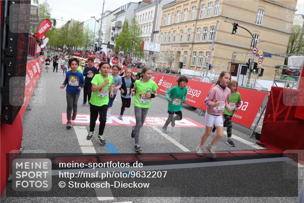 25.04.2026 - Das Zehntel Strokosch-Dieckow http://msf.ph/oto/9632207 25.04.2026 11:01:37 Ziel 3970, 5070, 5196, 5203, 5265, 5285, 5474, 5961, 6188, 6283, 6371, 6379, 6446, 6455, 6456, 6470, 6854, 6855, 7046, 7056, 7118, 7220, 7423, 7439, 8072 meine-sportfotos.de