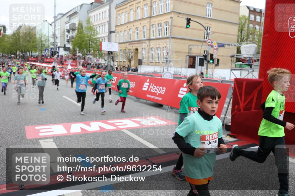 25.04.2026 - Das Zehntel Strokosch-Dieckow http://msf.ph/oto/9632254 25.04.2026 11:01:31 Ziel 5748, 5946, 6456, 6470, 6474, 6854, 6855, 6931, 7082, 7195, 7327, 7439, 7494, 7586, 7627, 8072 meine-sportfotos.de