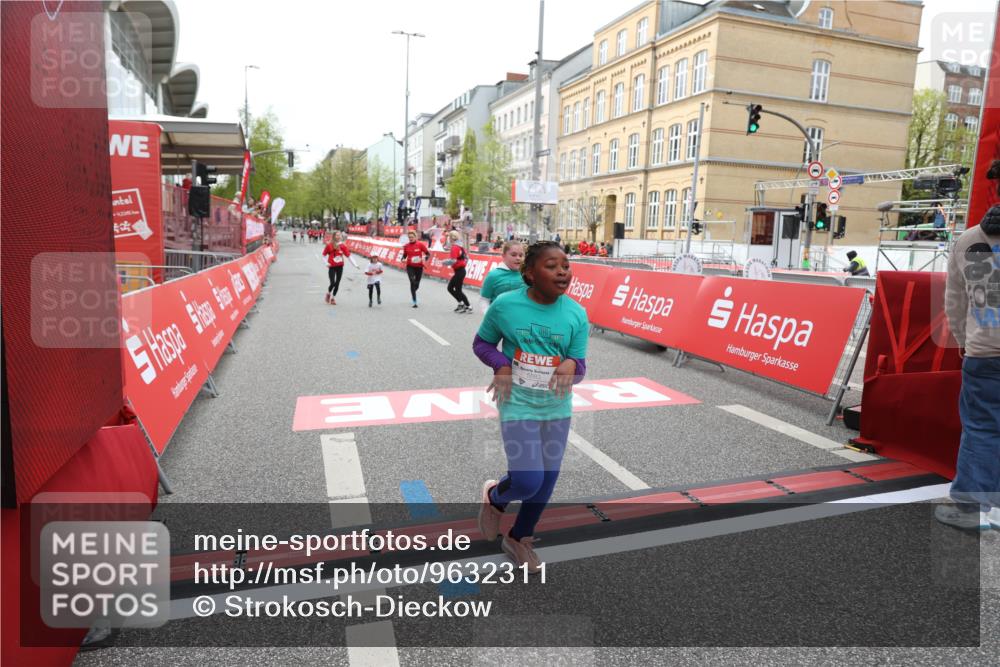 25.04.2026 - Das Zehntel Strokosch-Dieckow http://msf.ph/oto/9632311 25.04.2026 11:13:16 Ziel 5876, 5883 meine-sportfotos.de