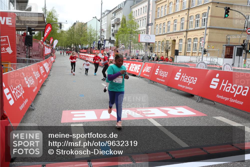 25.04.2026 - Das Zehntel Strokosch-Dieckow http://msf.ph/oto/9632319 25.04.2026 11:13:15 Ziel 5876, 5883 meine-sportfotos.de