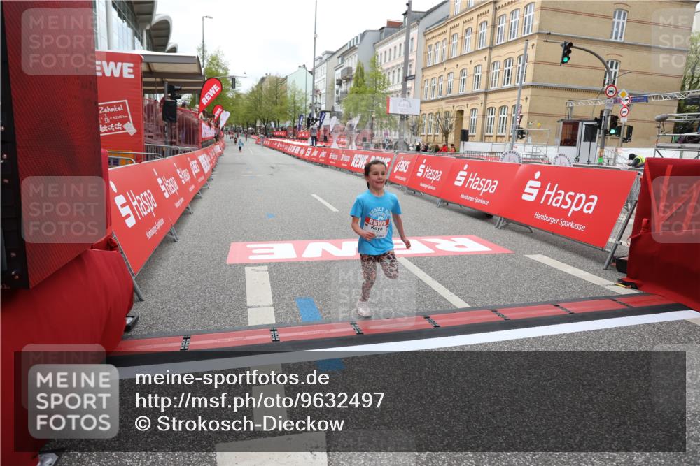25.04.2026 - Das Zehntel Strokosch-Dieckow http://msf.ph/oto/9632497 25.04.2026 11:12:32 Ziel 6447, 6451 meine-sportfotos.de