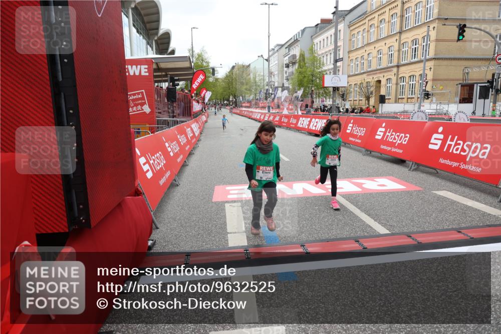 25.04.2026 - Das Zehntel Strokosch-Dieckow http://msf.ph/oto/9632525 25.04.2026 11:12:26 Ziel 6447, 6451 meine-sportfotos.de