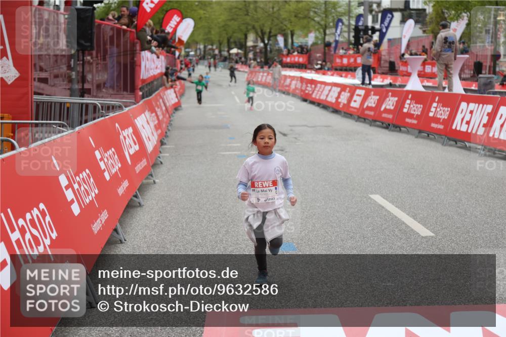 25.04.2026 - Das Zehntel Strokosch-Dieckow http://msf.ph/oto/9632586 25.04.2026 11:12:15 Ziel 5085, 6579, 6596 meine-sportfotos.de
