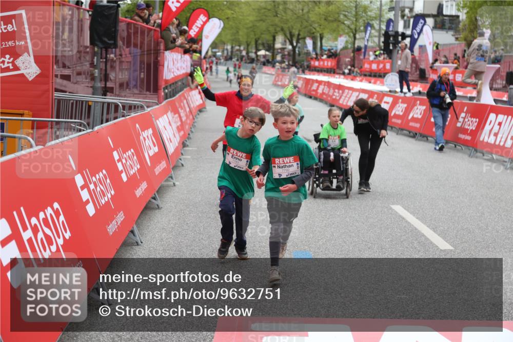 25.04.2026 - Das Zehntel Strokosch-Dieckow http://msf.ph/oto/9632751 25.04.2026 11:11:53 Ziel 7783, 7792 meine-sportfotos.de