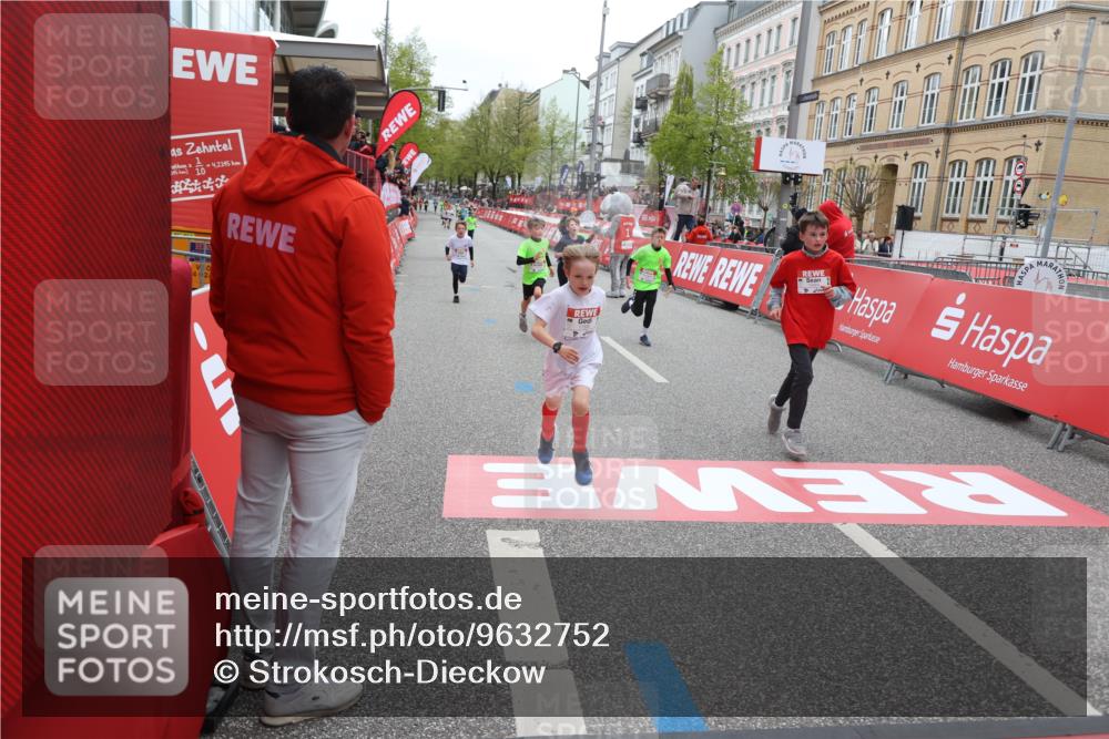 25.04.2026 - Das Zehntel Strokosch-Dieckow http://msf.ph/oto/9632752 25.04.2026 12:50:21 Ziel 10176, 10255, 10267, 10984, 11390, 11794, 11802, 12438, 12725, 12744, 12804, 12970 meine-sportfotos.de