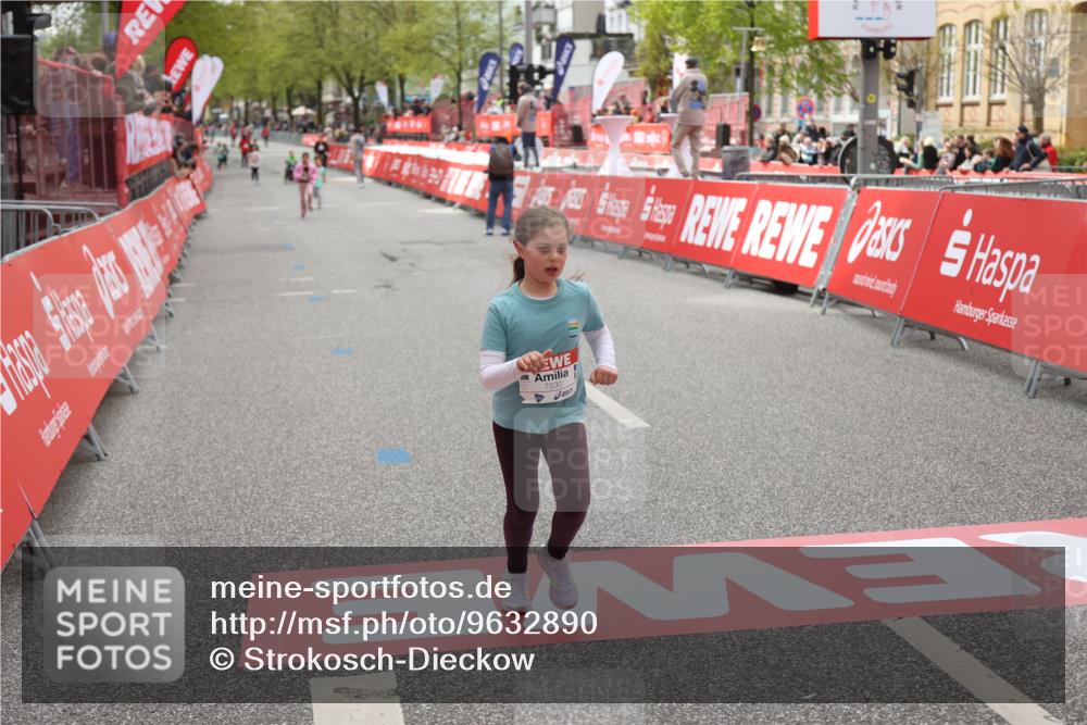 25.04.2026 - Das Zehntel Strokosch-Dieckow http://msf.ph/oto/9632890 25.04.2026 11:11:26 Ziel 7351, 7379, 7530, 7534 meine-sportfotos.de