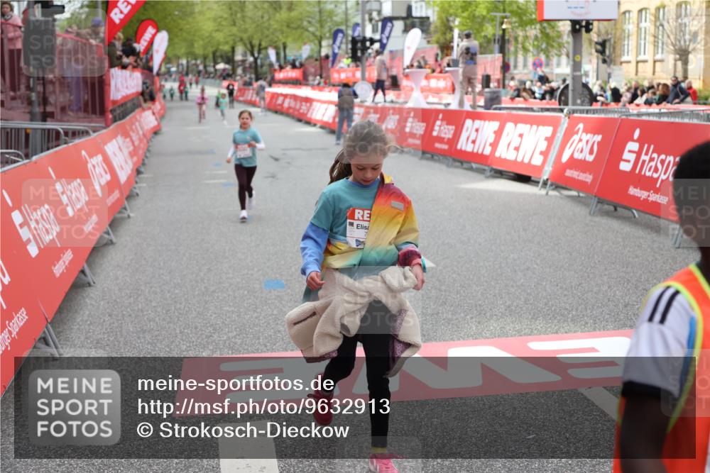 25.04.2026 - Das Zehntel Strokosch-Dieckow http://msf.ph/oto/9632913 25.04.2026 11:11:24 Ziel 7351, 7379, 7534 meine-sportfotos.de