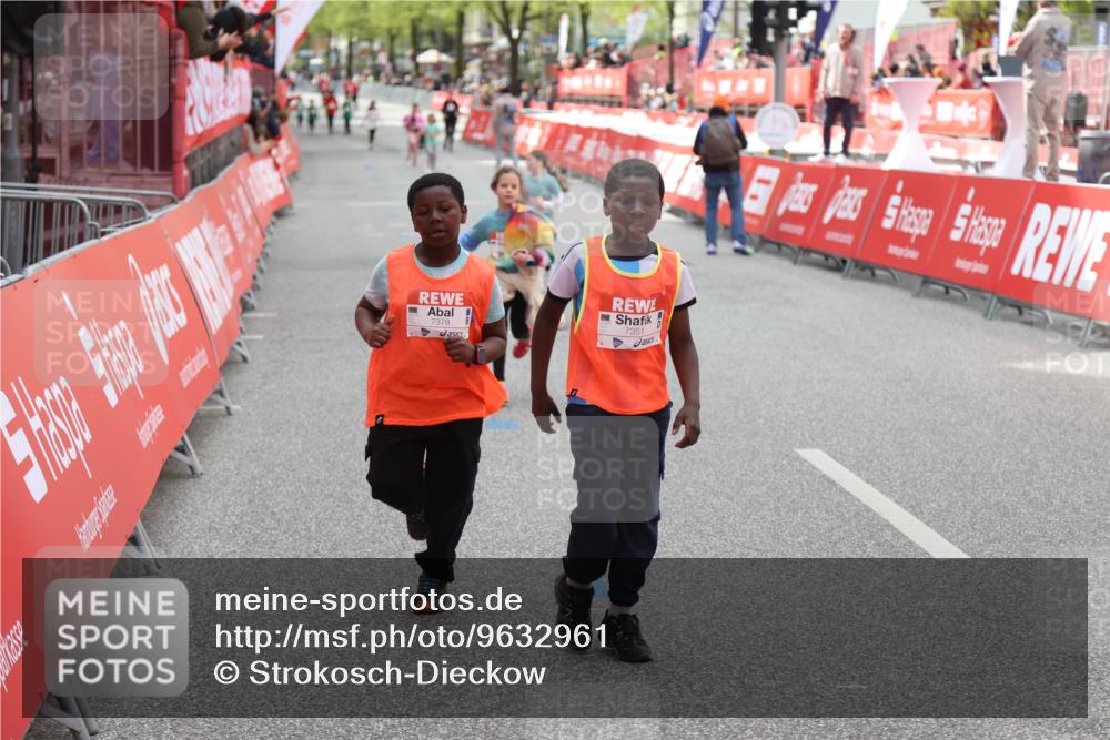 25.04.2026 - Das Zehntel Strokosch-Dieckow http://msf.ph/oto/9632961 25.04.2026 11:11:20 Ziel 7351, 7379 meine-sportfotos.de