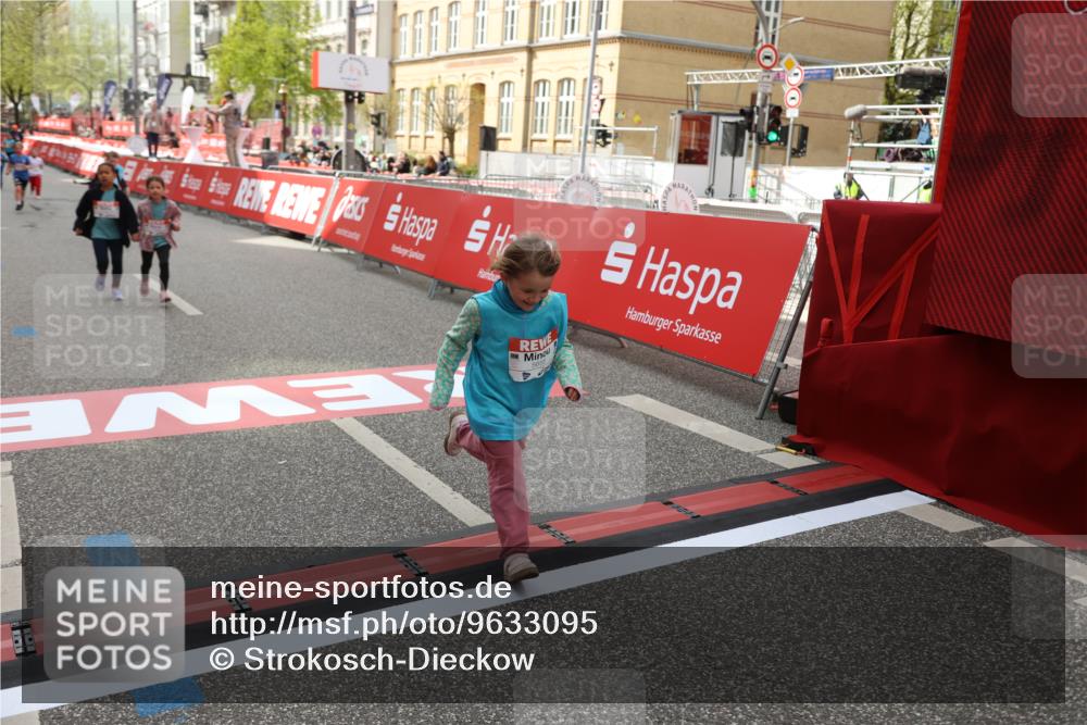 25.04.2026 - Das Zehntel Strokosch-Dieckow http://msf.ph/oto/9633095 25.04.2026 11:10:54 Ziel 6828, 7432, 7476 meine-sportfotos.de