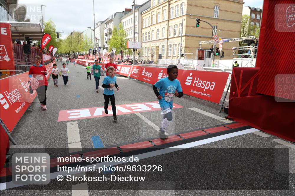 25.04.2026 - Das Zehntel Strokosch-Dieckow http://msf.ph/oto/9633226 25.04.2026 11:10:38 Ziel 5871, 6806, 6895 meine-sportfotos.de