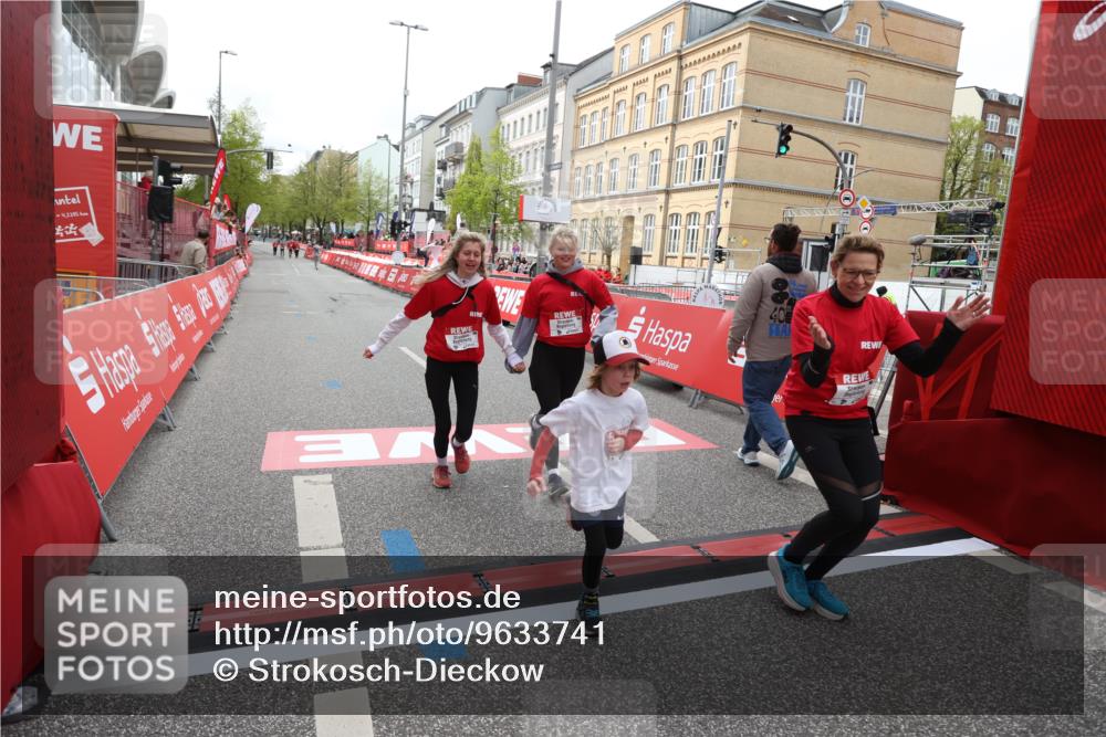 25.04.2026 - Das Zehntel Strokosch-Dieckow http://msf.ph/oto/9633741 25.04.2026 11:13:21 Ziel 5016, 5876, 5883 meine-sportfotos.de