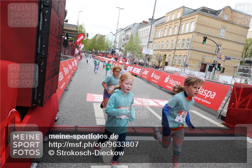 25.04.2026 - Das Zehntel Strokosch-Dieckow http://msf.ph/oto/9633807 25.04.2026 11:08:59 Ziel 5054, 5477, 6803, 7419, 7451 meine-sportfotos.de