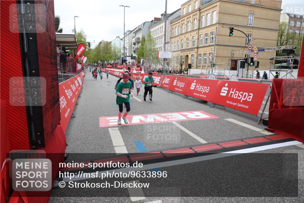25.04.2026 - Das Zehntel Strokosch-Dieckow http://msf.ph/oto/9633896 25.04.2026 11:08:26 Ziel 5060, 5061, 5881, 5887, 6310, 7431, 7438, 7668, 7737, 7852, 7985 meine-sportfotos.de