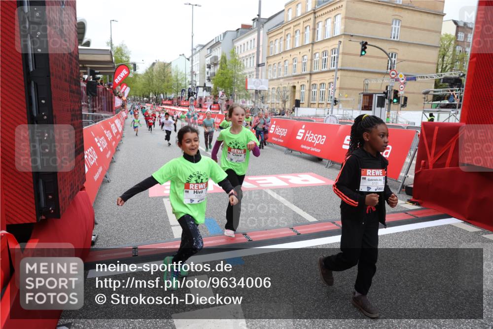 25.04.2026 - Das Zehntel Strokosch-Dieckow http://msf.ph/oto/9634006 25.04.2026 11:08:08 Ziel 5151, 5606, 6185, 6277, 7270, 7272, 7285, 7457, 7484, 7511, 7556, 7764 meine-sportfotos.de