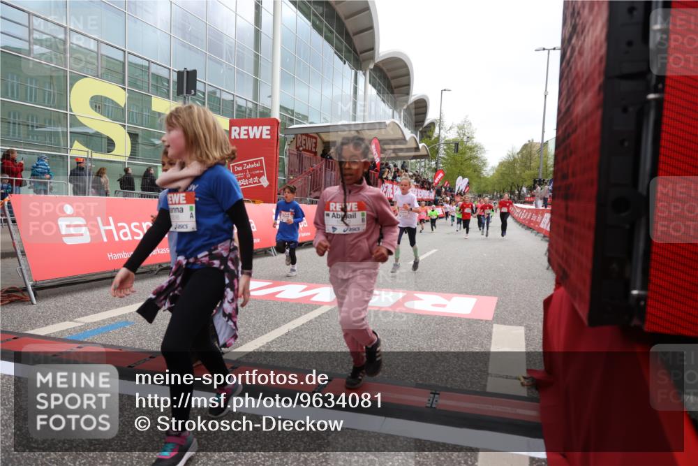 25.04.2026 - Das Zehntel Strokosch-Dieckow http://msf.ph/oto/9634081 25.04.2026 13:01:07 Ziel 10118, 10165, 10226, 10372, 10448, 10505, 10516, 10705, 10783, 11122, 11200, 11534, 11668, 11678, 11691, 11696, 11769, 11786, 11876, 11921, 12326, 12688 meine-sportfotos.de